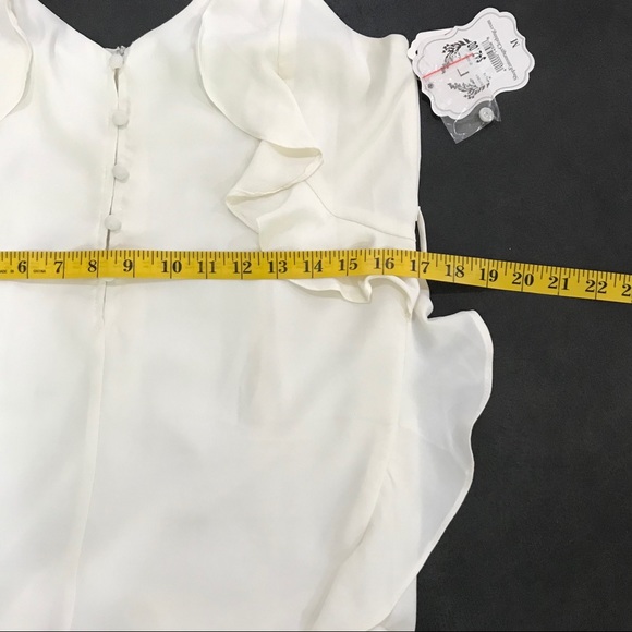 NWT Blakely cream colored romper size M - Picture 7 of 8